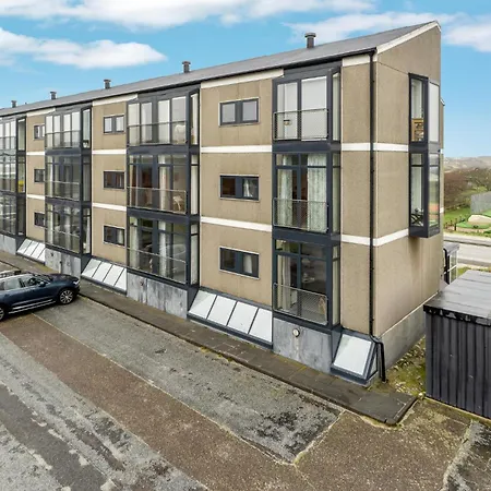 Apartment Bad, Lejl, 74 *